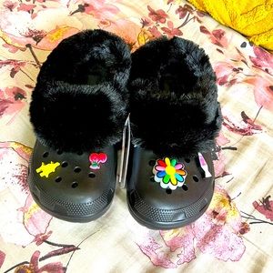 CROCS Black Mammoth Slides w/ Light-up Jibit